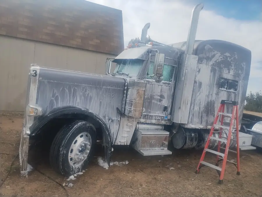Junk Hauler in San Bernardino, CA Junk Hauler in San Bernardino, CA